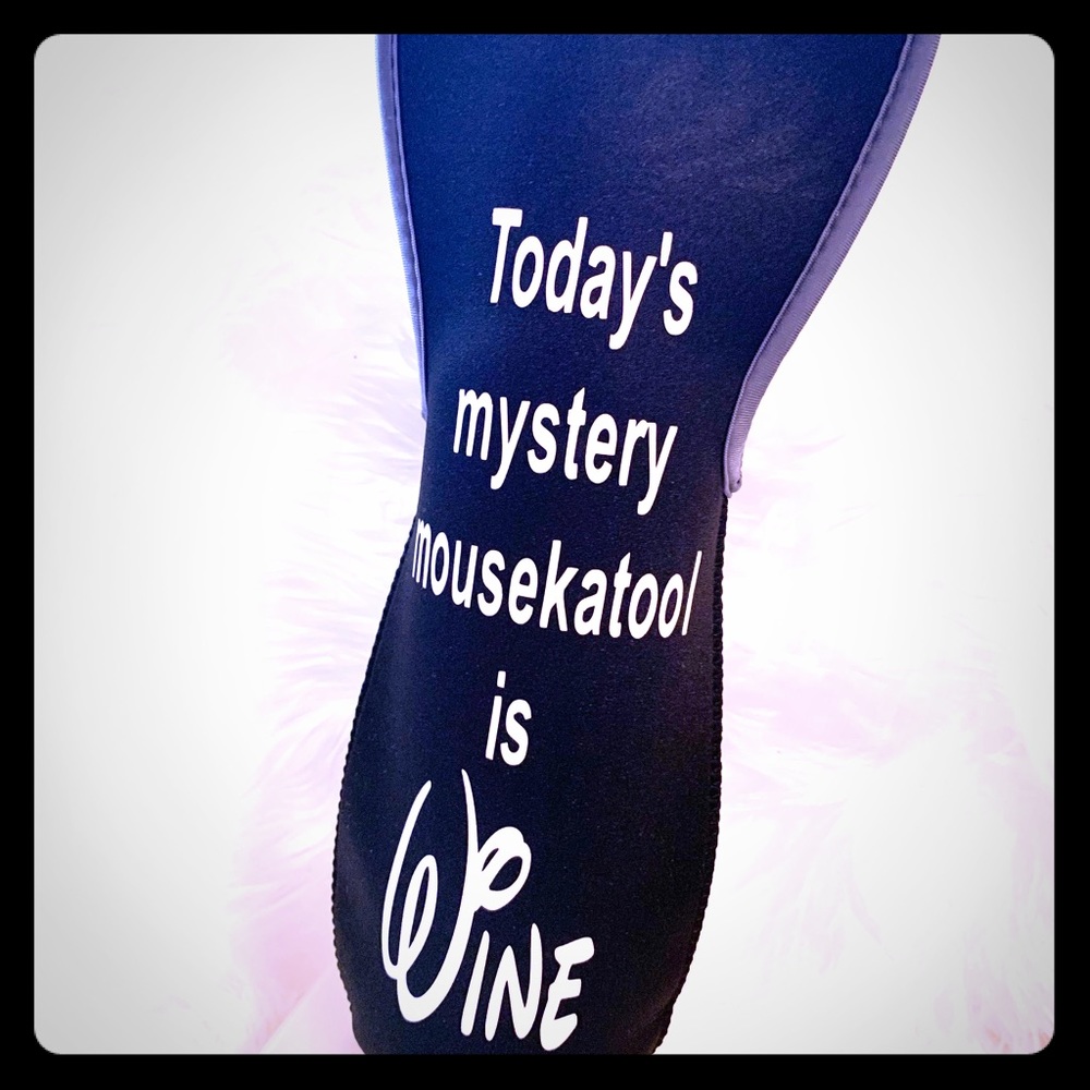 NWT Neoprene Wine Bottle Holder
